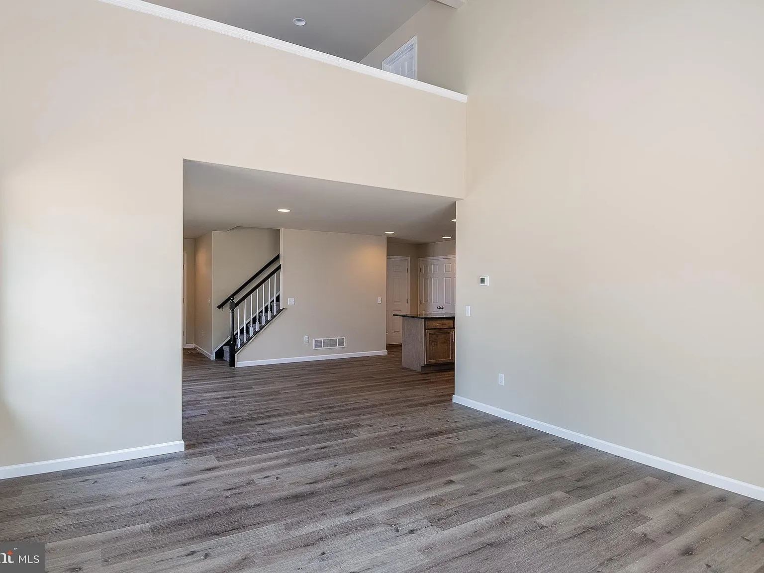 3 bed, 2.5 bath, 2893 sqft, $2,500 — Photo 2