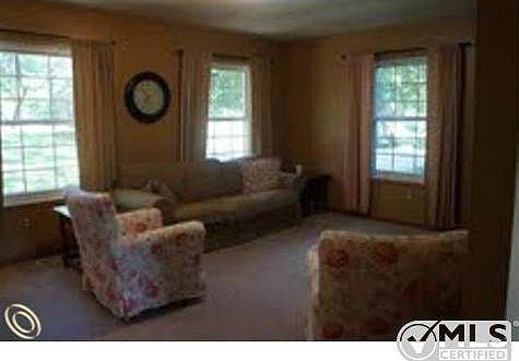 White Lake 12359 Living Room.jpg