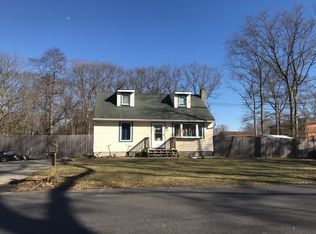 45 Gloria Blvd, Hauppauge, NY 11788