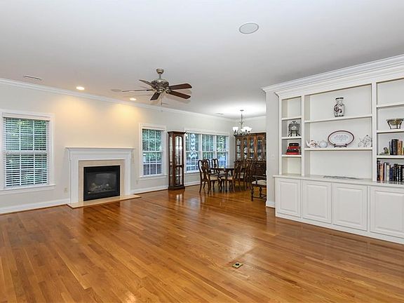 5th image of 3702 Regents Park Ln