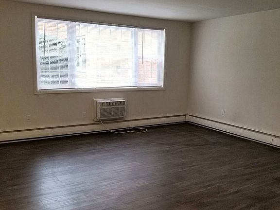 3rd image of 201 N Bradford Ave #8457527