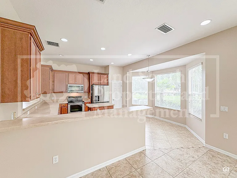 1762 Altavista Cir — Photo 12