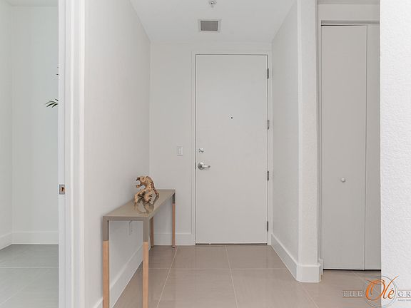 5th image of 150 E Robinson St Unit 1812-18