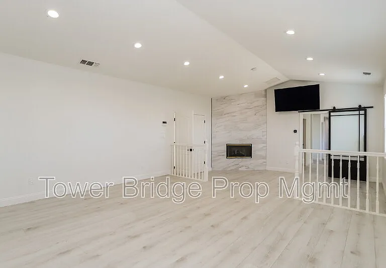 1518 Southridge Ct — Photo 9