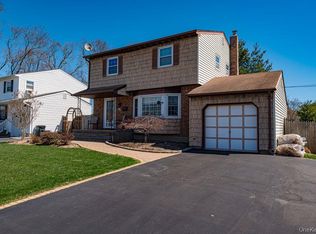 89 Cheltenham Rd, West Babylon, NY 11704