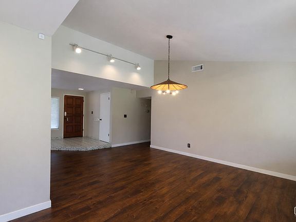 4th image of 13301 Paisley Ct