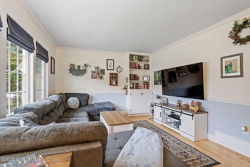 3rd image of 11 Maple Terrace