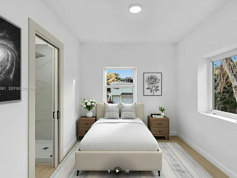 709 SW 4th Ct #17 — Photo 4