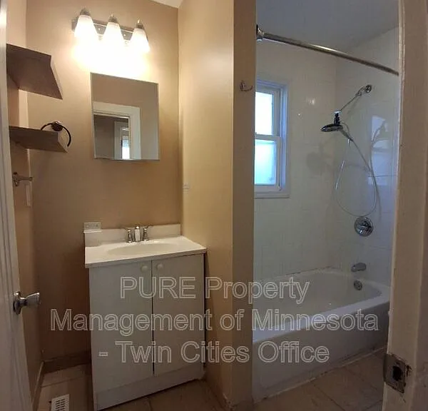 987 Churchill St #1 — Photo 12