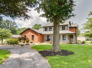 6818 S Davis Ln, Godfrey, IL 62035