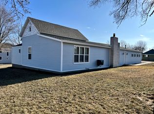 519 W 2nd St, Laurel, NE 68745