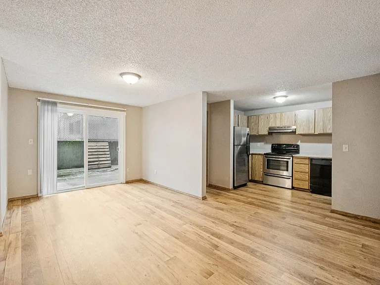 Westwood Apartments — Photo 31