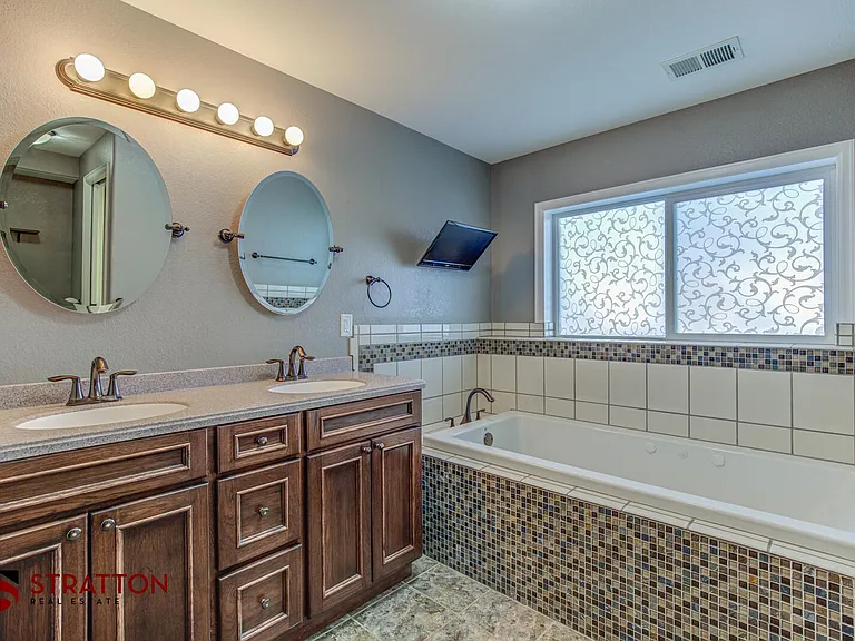 2229 Omaha Trl — Photo 26