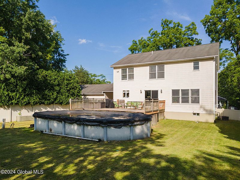 3rd image of 929 Randall Road