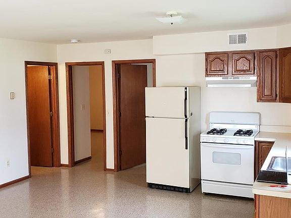 4th image of 40 S Reading St APT A