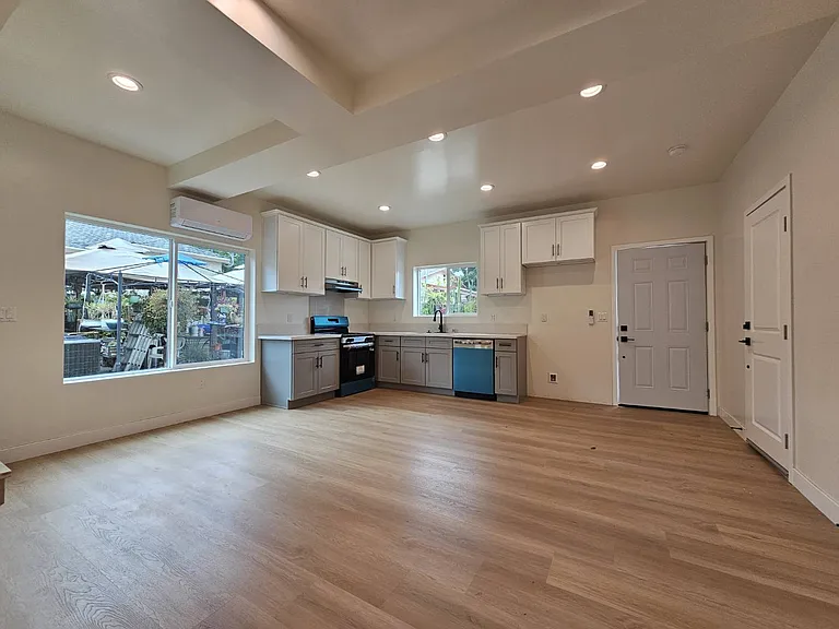 1008 S Bonnie Beach Pl #B — Photo 6