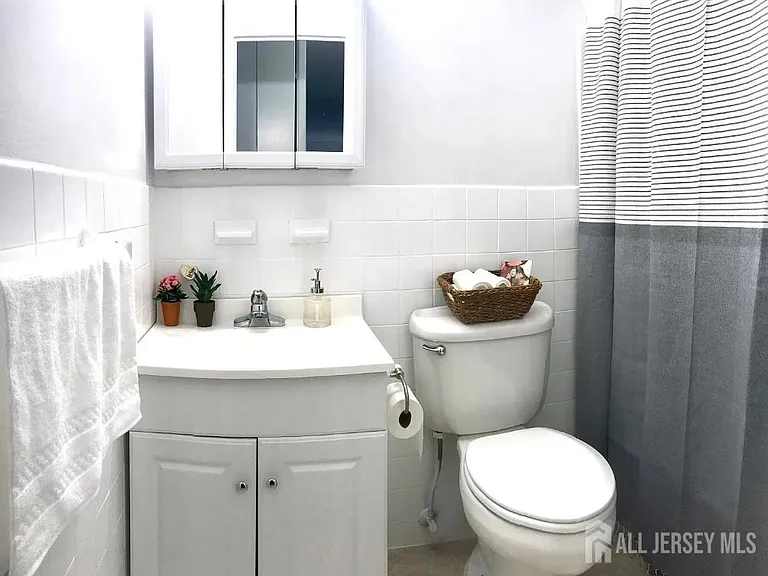 123 S Adelaide Ave #2C — Photo 8