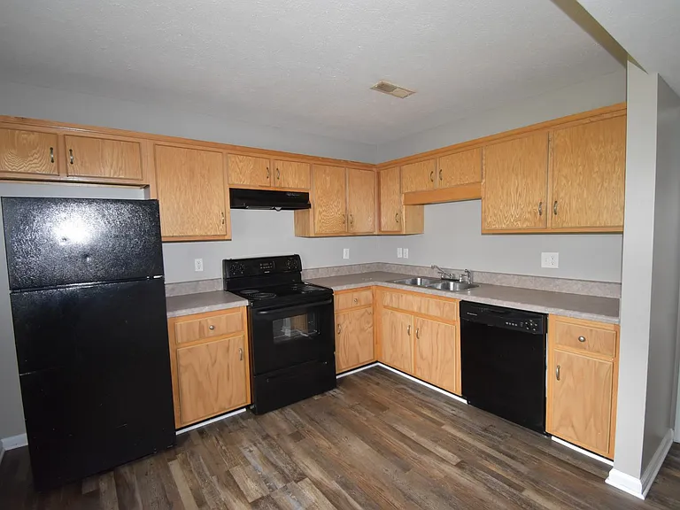 Peabody Dr - 362 (x4) — Photo 8