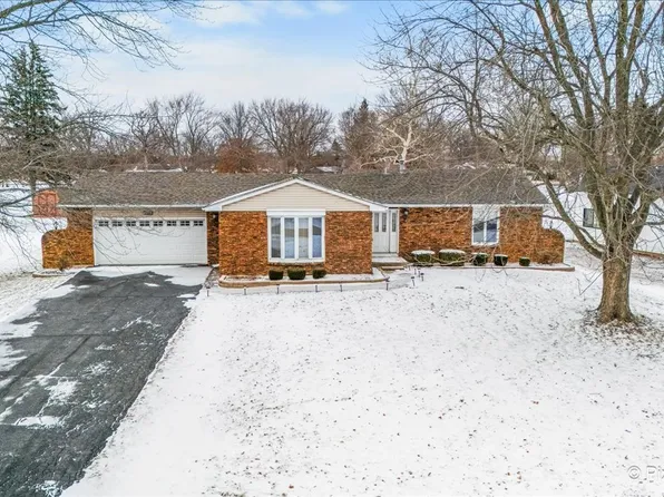 1809 Fairside Dr, Sandwich, IL 60548