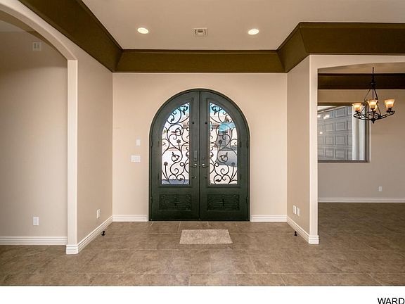 4th image of 1096 Acoma South Blvd