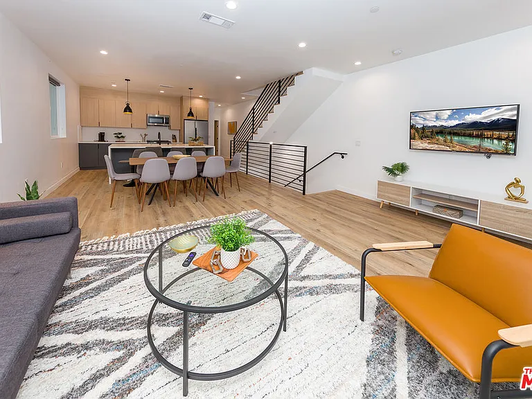 809 N Cherokee Ave #1/2 — Photo 3