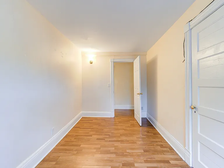 4 Underwood St #2 — Photo 16