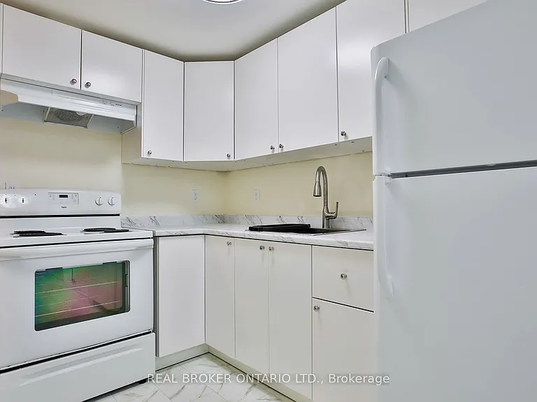 53 Maria St #5 — Photo 6