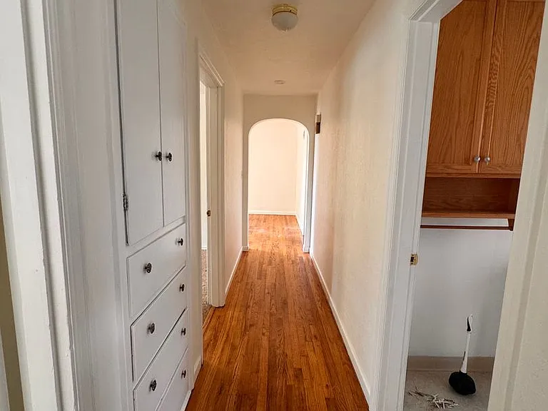 1019 NW Buchanan Ave — Photo 6