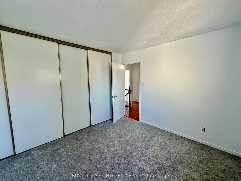 1039 Karsh Dr — Photo 25