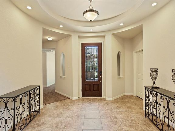 5th image of 417 Lismore St