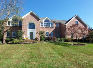 16 Oakridge Rd, Annandale, NJ 08801