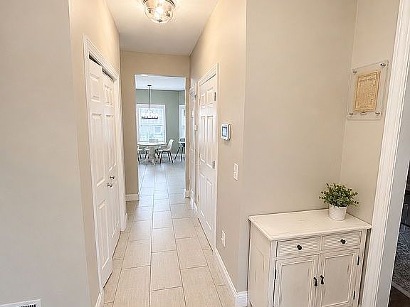 5th image of 44 Marlow Ave