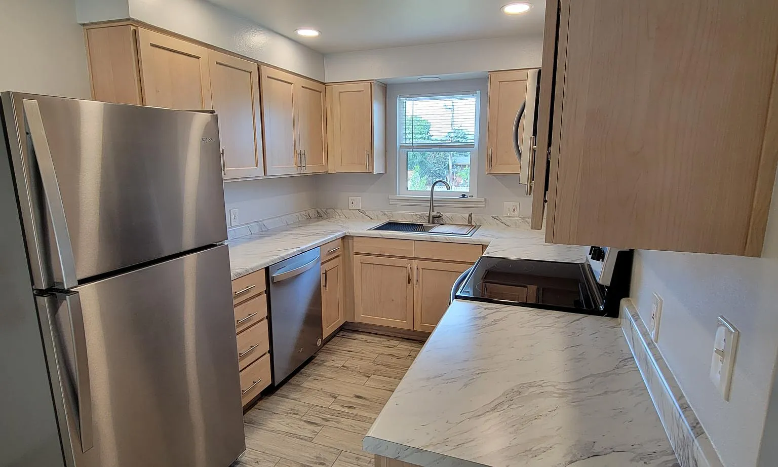 3 bed, 1700 sqft, $1,950 — Photo 4