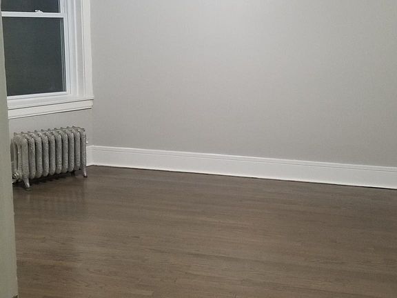 4th image of 6156 N Hamilton Ave #1N