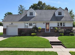 513 Croydon Rd, Elmont, NY 11003