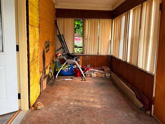 3rd image of 1020 King Ave