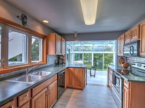 5th image of 4558 Horseshoe Dr
