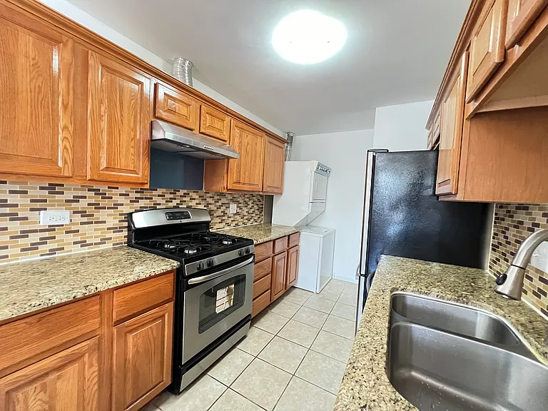 358 E Farmingdale Cir — Photo 9
