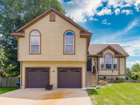 1801 Allendale Dr, Greenwood, MO 64034
