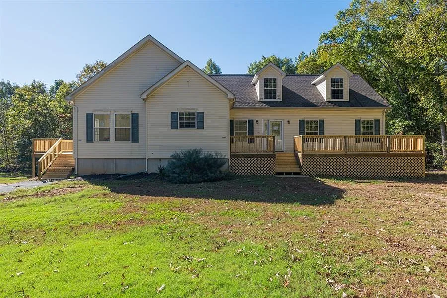 8267 Chestnut Grove Rd photo 1