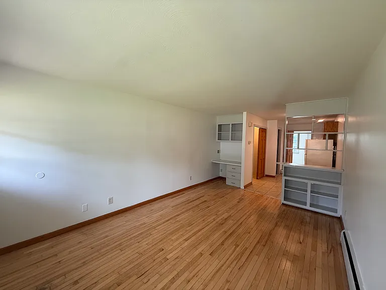 208 Main St — Photo 9
