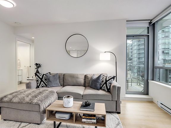 2nd image of 1308 Hornby St #606