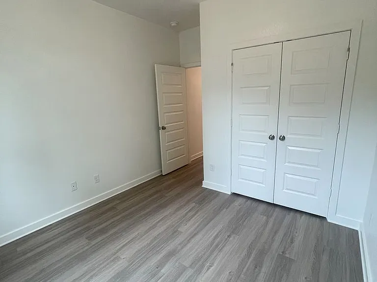1612 W 5th St #1 — Photo 10