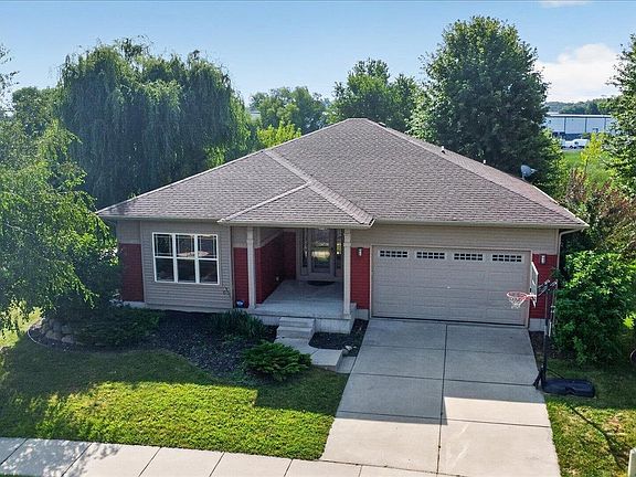 2nd image of 8927 Sunstone Ln