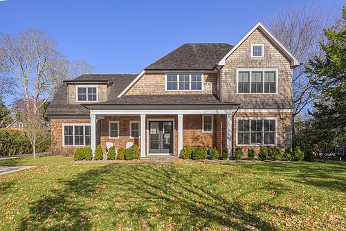 187 Meeting House Ln Photo 1