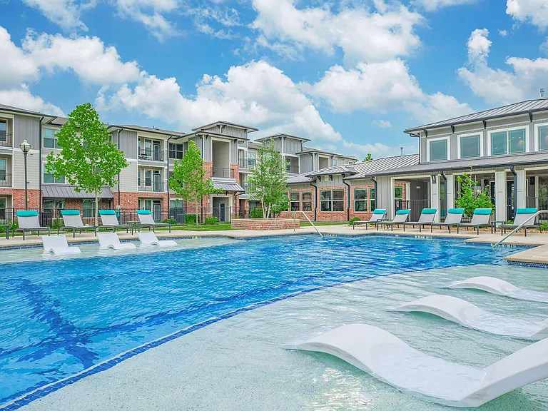 Residence at Oakmont Apartments — Photo 5