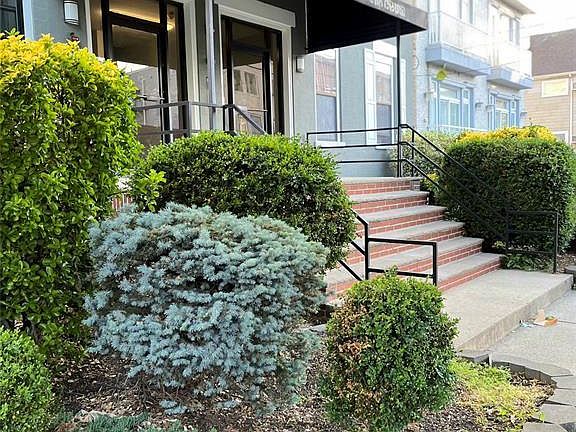 3rd image of 66-68 Edgewater Pl #A2