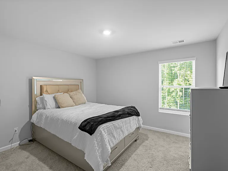 Knoll Hollow Rd — Photo 15