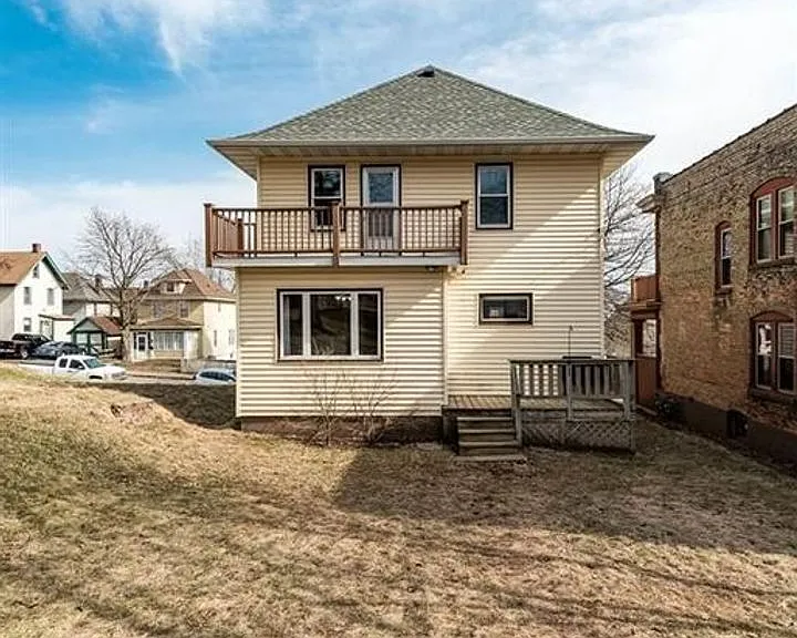 1219 E 5th St — Photo 20
