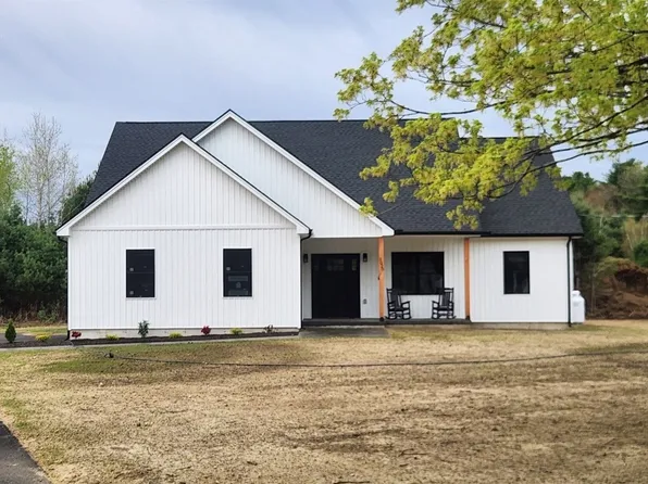 3020 Foster St, Palmer, MA 01069